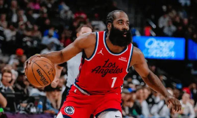 九游官网首页-冲刺阶段体能课后，洛杉矶快船造点机会备战国王杯，悬念犹存，控场能力受关注的简单介绍